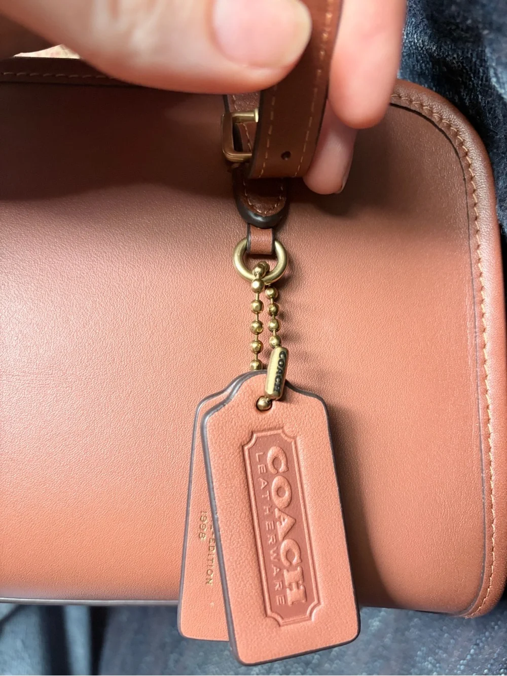 Coach Swing Zip Full size Brown - Picture 5 of 6
